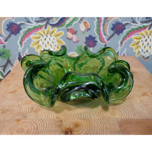 Murano Style Hand Blown Green Art Glass Bullicante Bowl Controlled Bubbles Dish